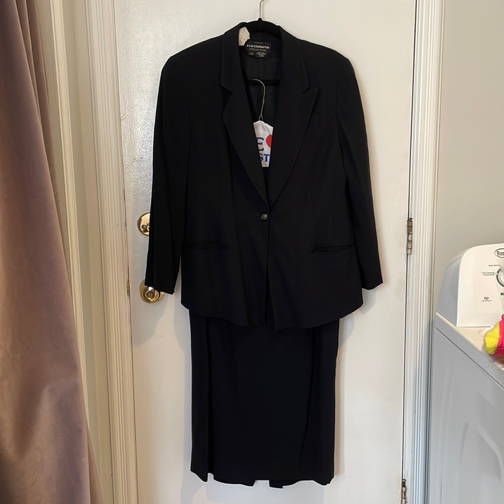 Liz Claiborne Skirt Suit Size 14P